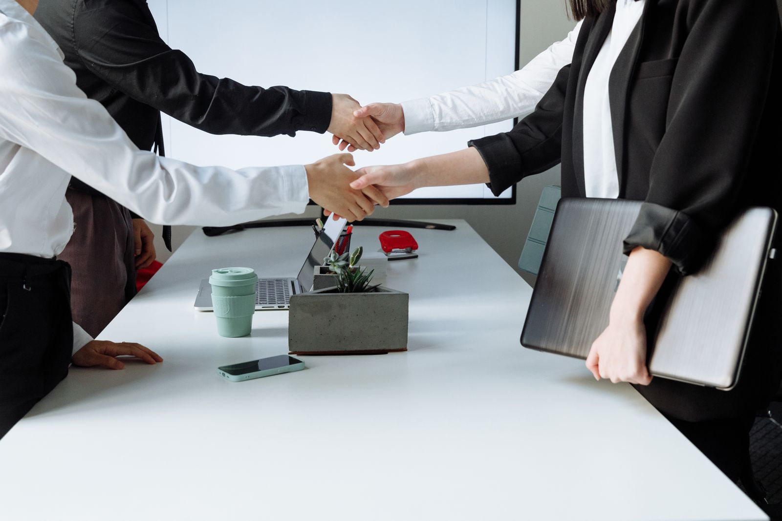 Consultores em reunião de negócios
